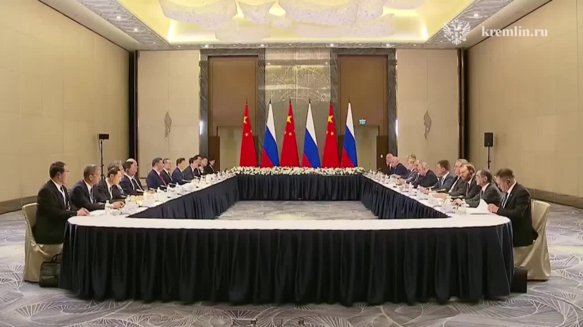 Putin se reúne con Xi Jinping en Astaná