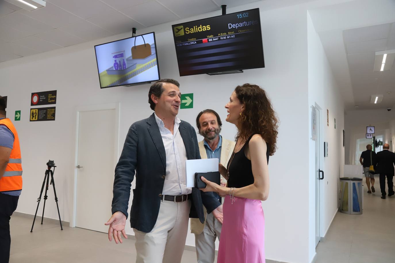 Fotos: la llegada del primer vuelo regular de Palma de Mallorca a Córdoba