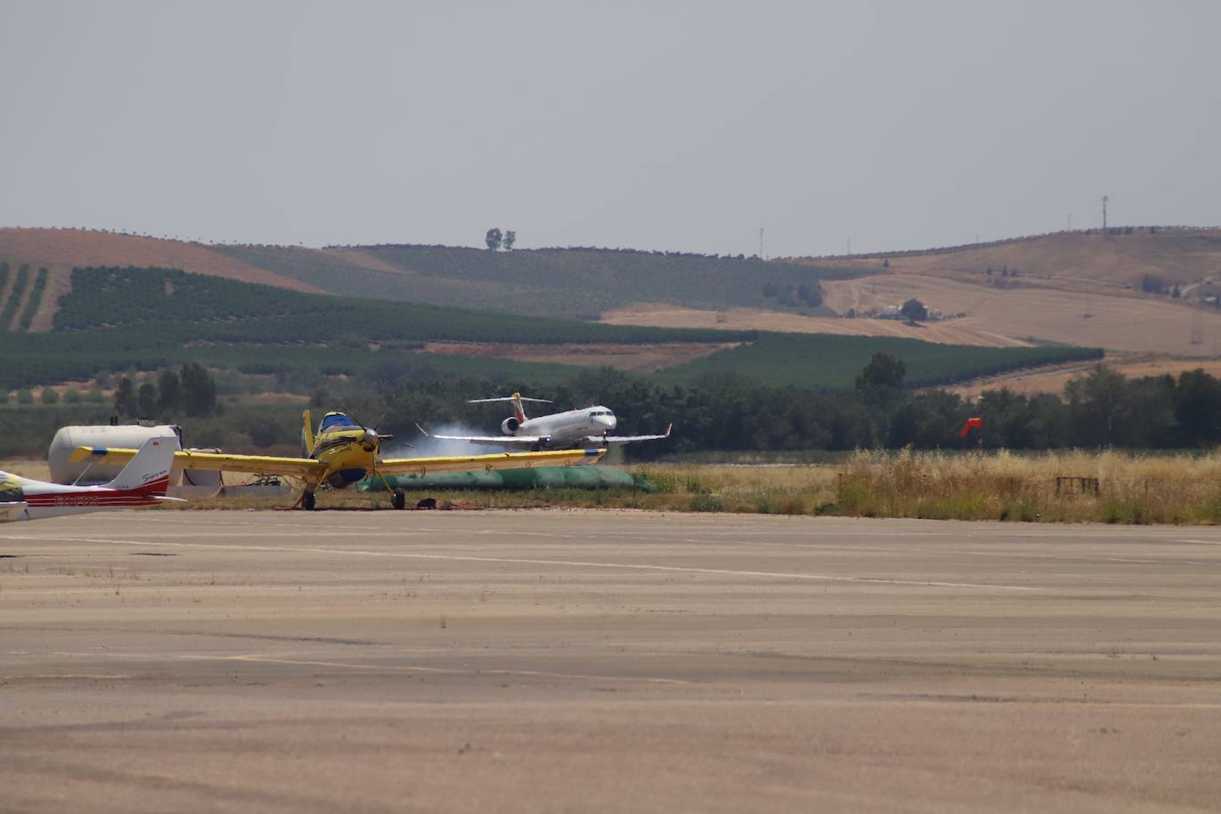 Fotos: la llegada del primer vuelo regular de Palma de Mallorca a Córdoba