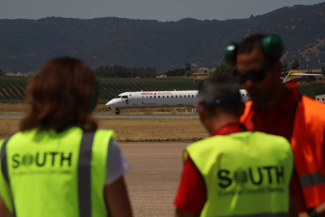 Fotos: la llegada del primer vuelo regular de Palma de Mallorca a Córdoba