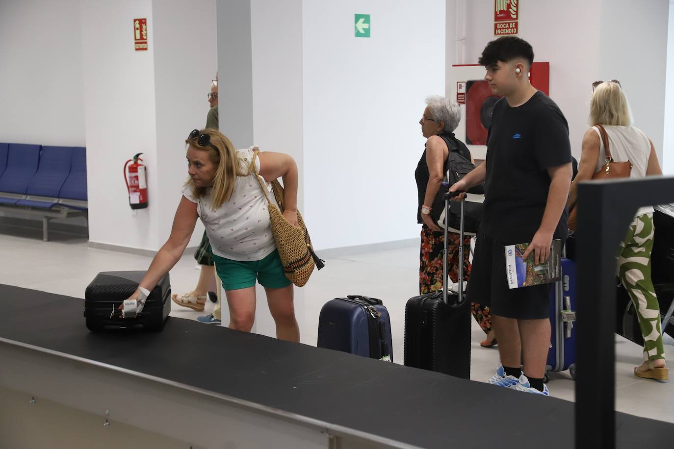 Fotos: la llegada del primer vuelo regular de Palma de Mallorca a Córdoba