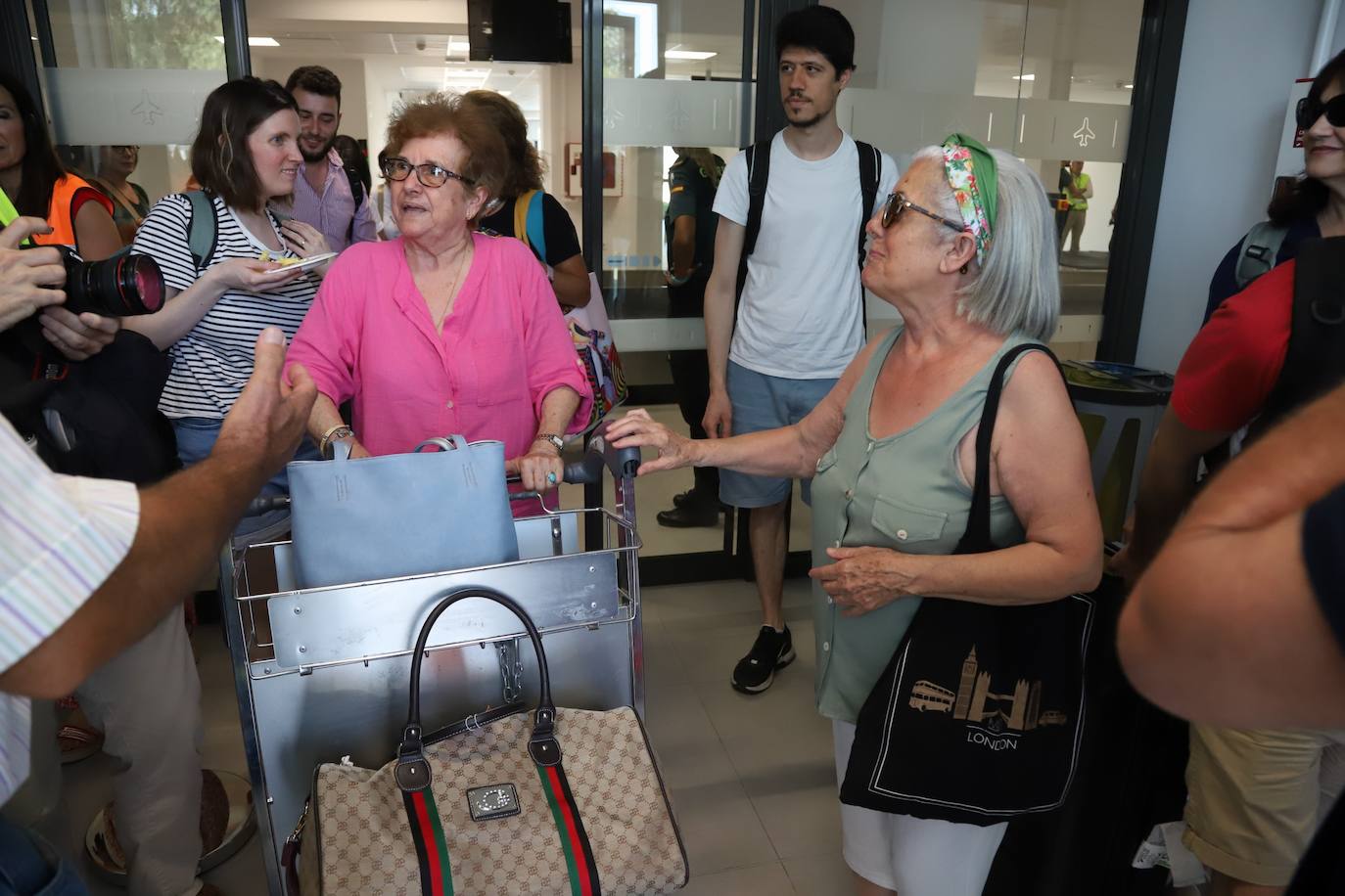 Fotos: la llegada del primer vuelo regular de Palma de Mallorca a Córdoba