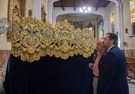 Los bordados del palio de la Virgen de la Piedad de Córdoba, en el ecuador