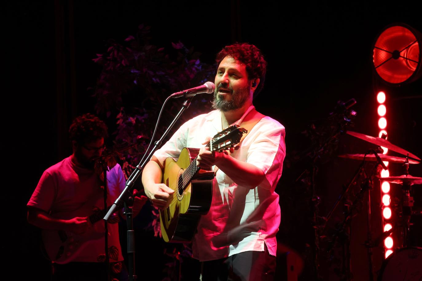 Fotos: El Kanka refresca con sus canciones en el Festival de la Guitarra la noche de Córdoba