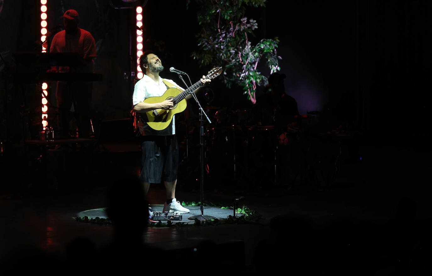 Fotos: El Kanka refresca con sus canciones en el Festival de la Guitarra la noche de Córdoba