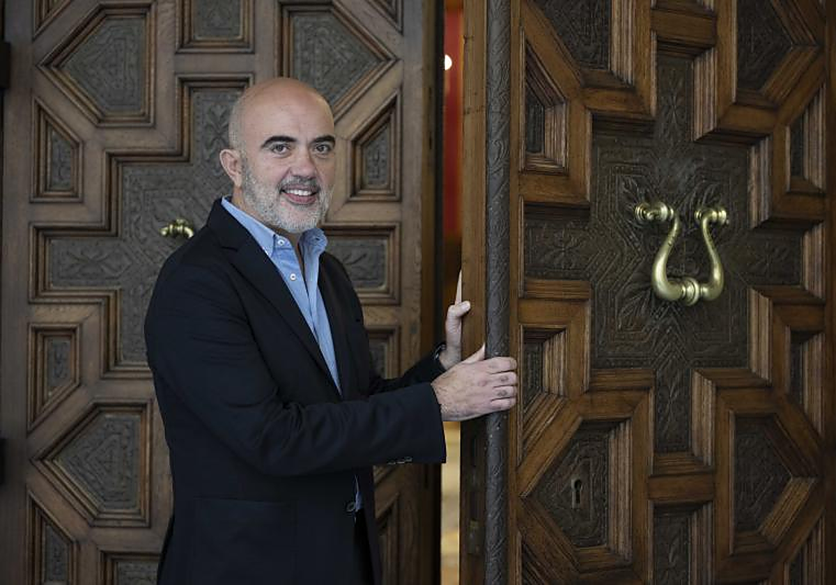 Daniel Sirera, líder del PP en el Ayuntamiento de Barcelona, posa para ABC en 2023