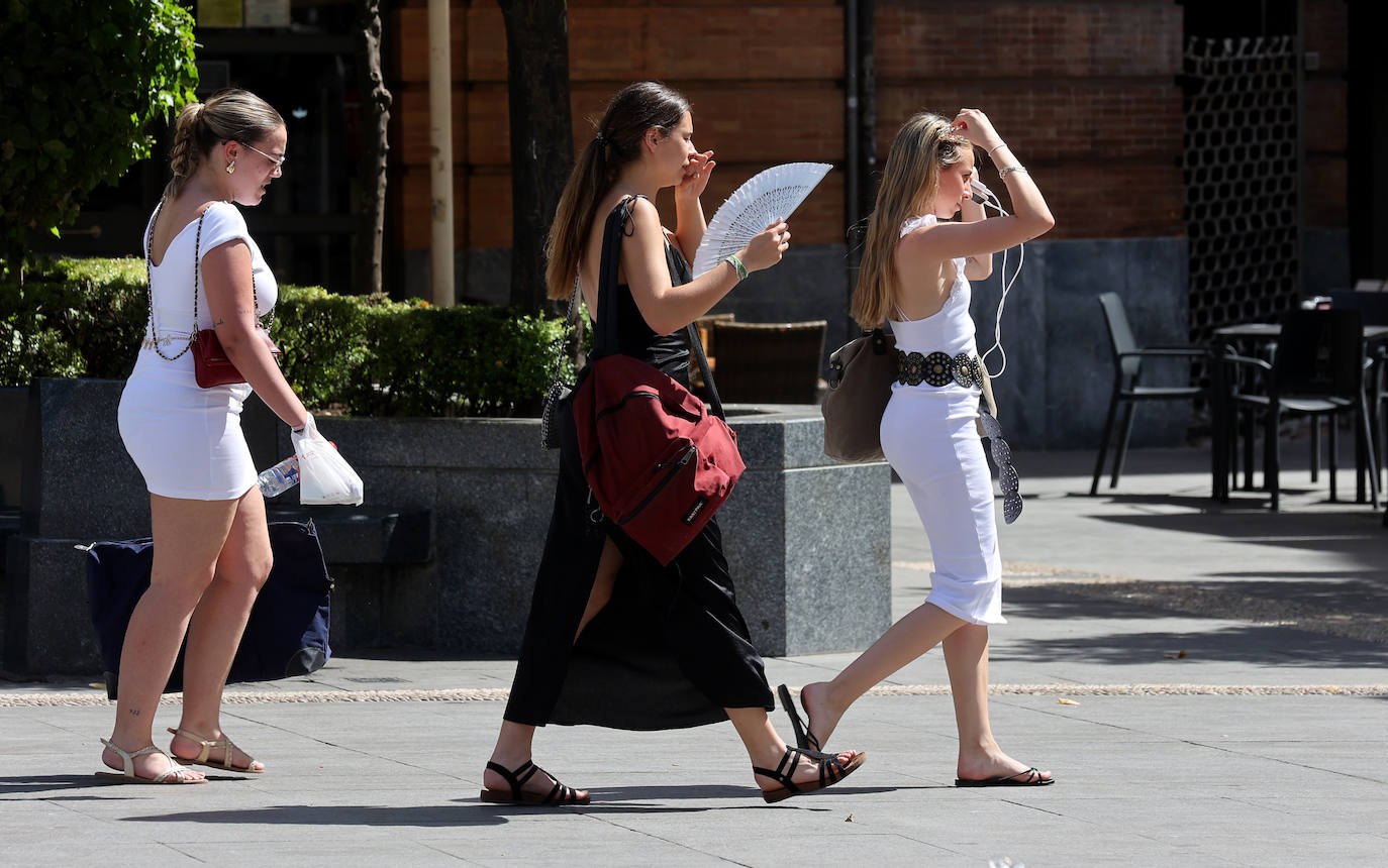 La primera ola de calor del verano en Córdoba, en imágenes