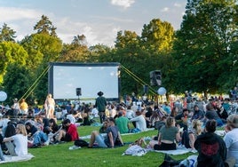 El parque Santander se convierte en una sala de cine al aire libre