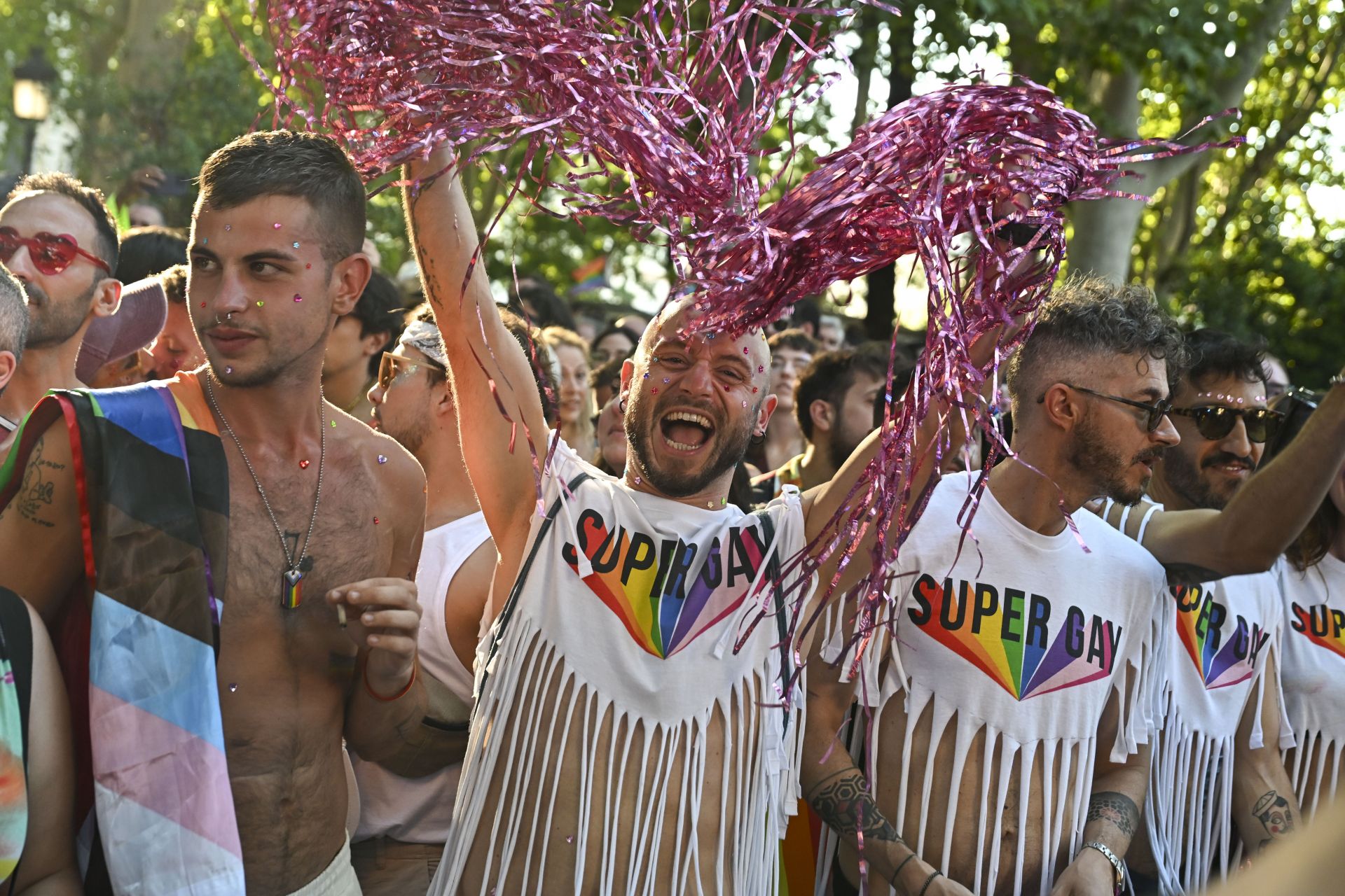 Jóvenes celebran el Orgullo en Madrid