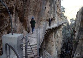 Evacuado en helicóptero al hospital tras sufrir una caída en el Caminito del Rey de Málaga