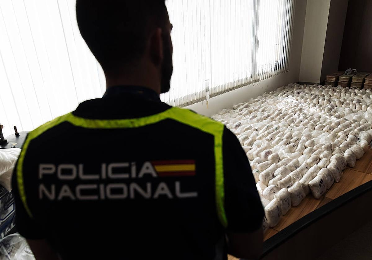 La Policía Nacional en una operación antidroga en una imágen de archivo