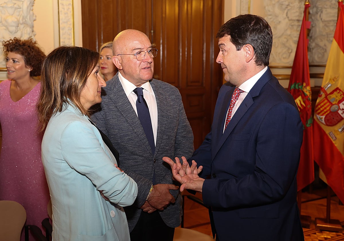 Lucas, Carnero y Fernández Mañueco, este martes en el Ayuntamiento de Valladolid