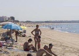 Detenido por mostrar sus partes íntimas ante menores con «claras intenciones de índole sexual» en una playa de Isla Cristina