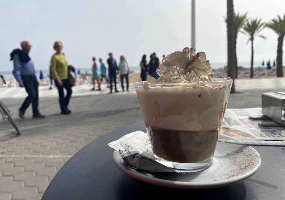 Imagen de archivo tomada en la terraza de un restaurante ajeno a esta noticia