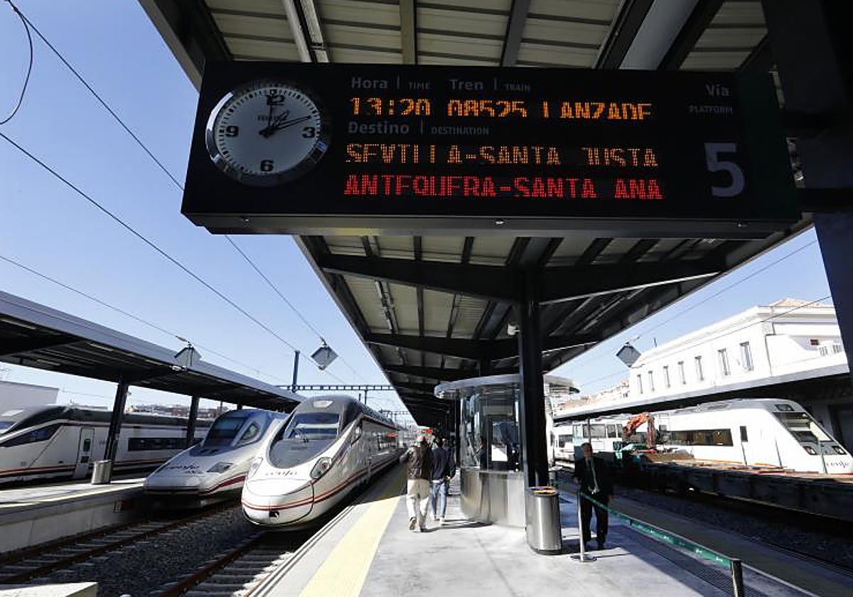 Imágenes de  trenes Avant en la estación de Córdoba