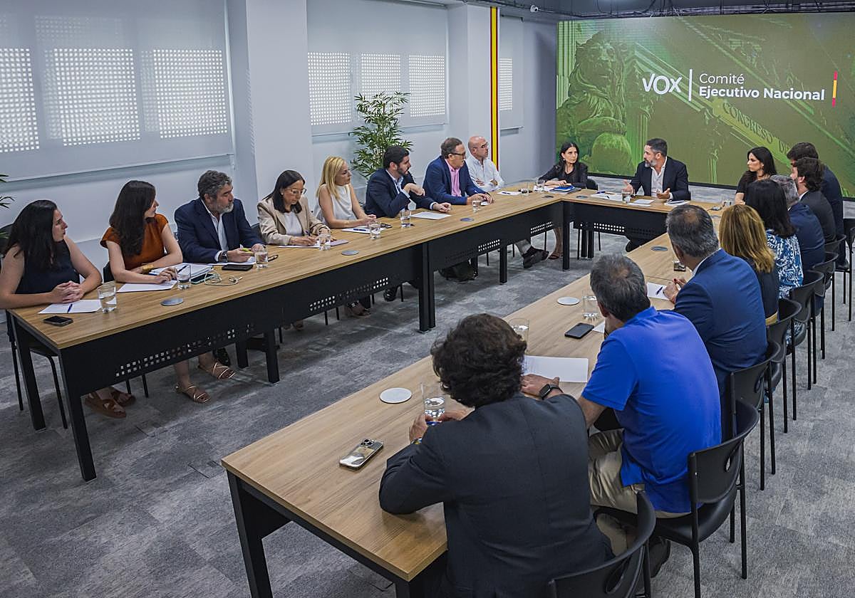 El Comité Ejecutivo Nacional de Vox, reunido ayer en su sede nacional de la madrileña calle Bambú