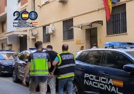 Detenidos dos hombres, uno de ellos cerrajero, por robar un millón de euros en una vivienda en el distrito de Salamanca