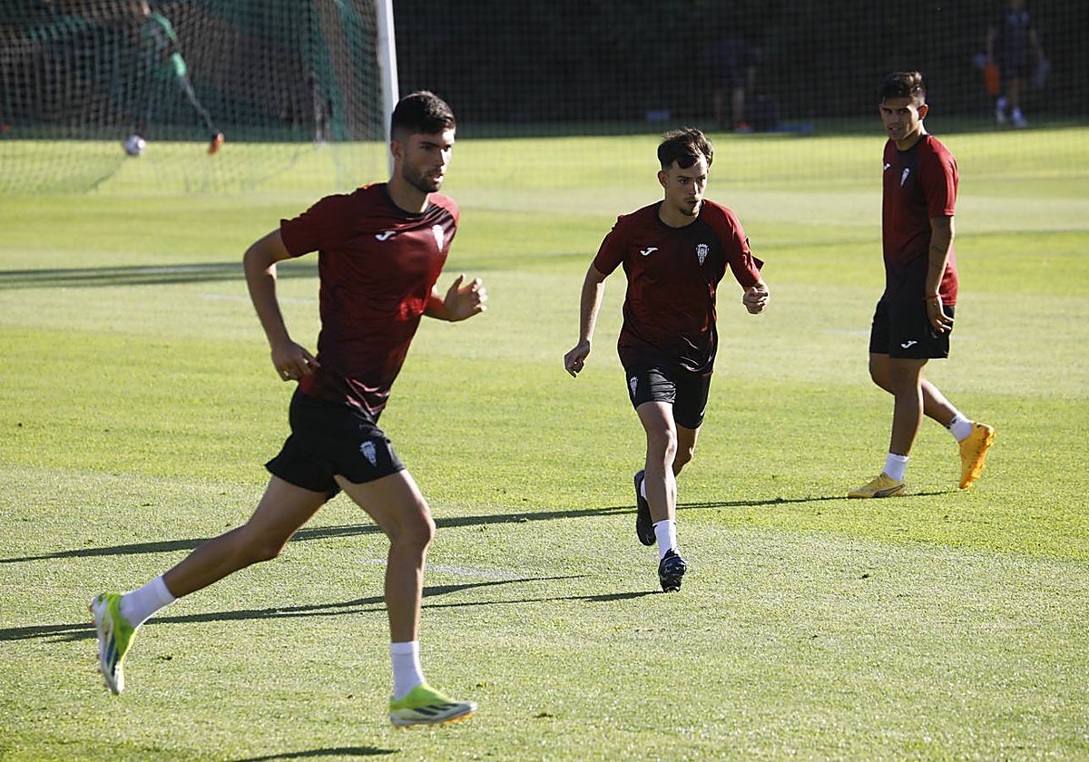 El nuevo fichaje Théo Zidane durante su primer entrenamiento con el equipo