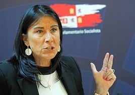 La número tres del PSOE de Castilla y León llama «facha» a Carvajal por el frío saludo a Sánchez