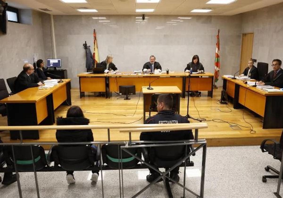 La condenada durante el juicio en la Audiencia provincial de Vizcaya