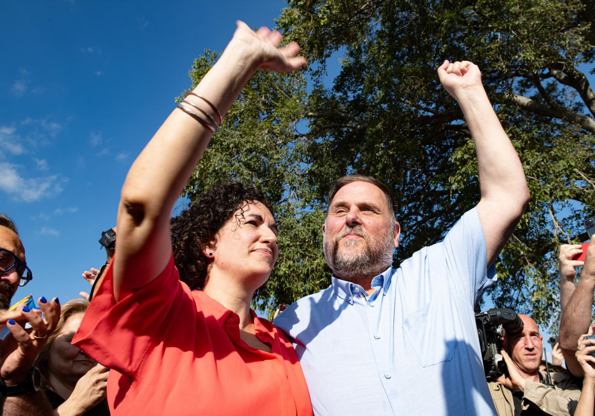 Marta Rovira y Oriol Junqueras, el viernes, en Cantallops (Gerona)