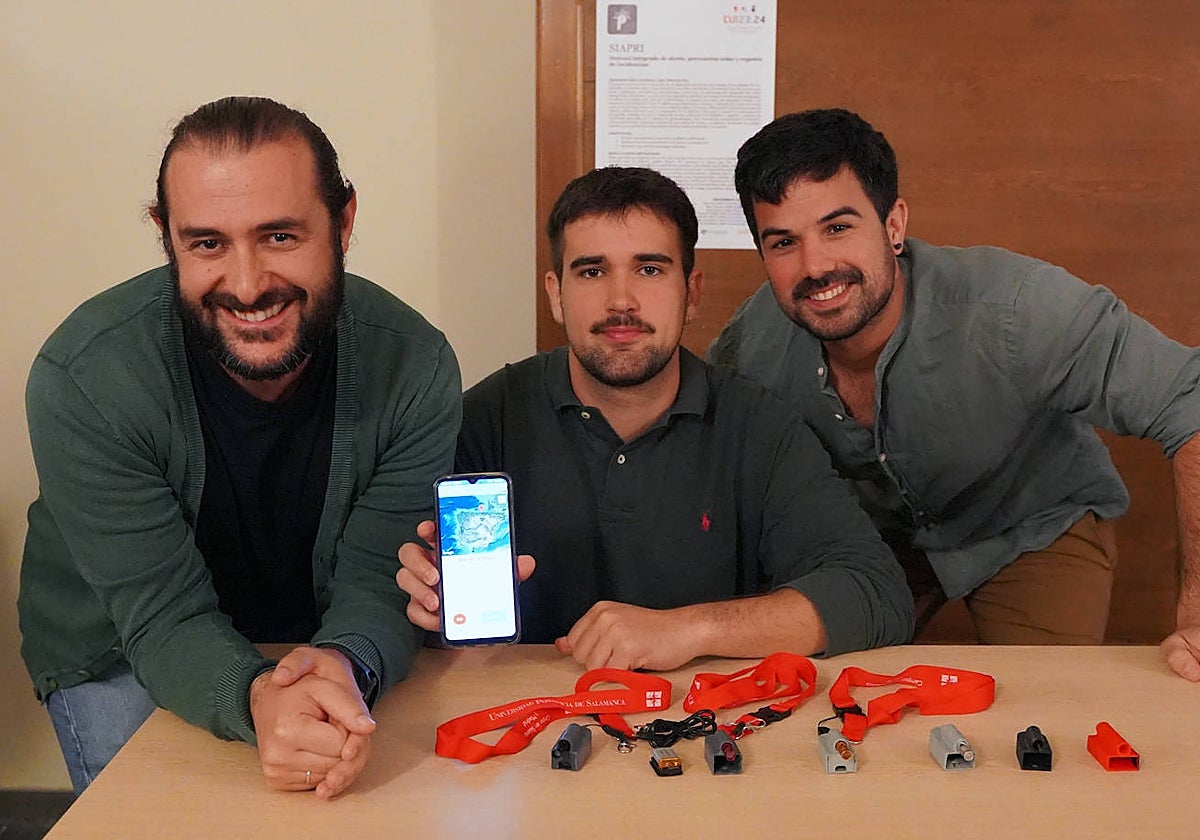 Uno de los grupos que presentó su prototipo en la Universidad Pontificia de Salamanca