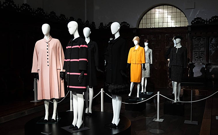 Imagen principal - Valladolid se adentra en el «alma eterna» de Balenciaga