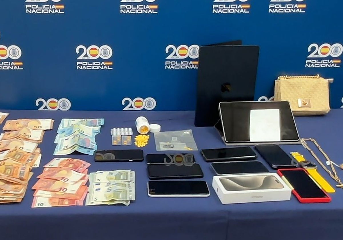 Parte del botín incautado a los detenidos