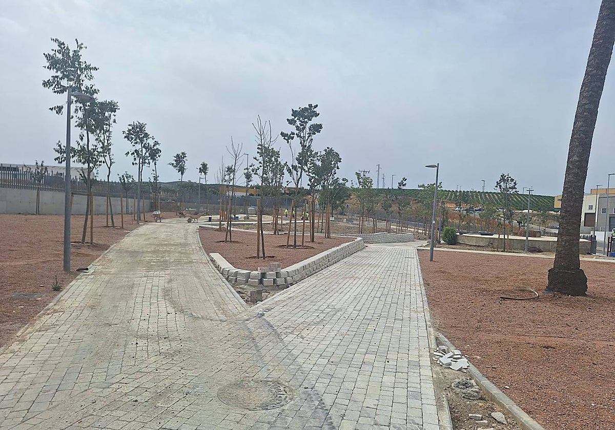 Zona dedicada al pulmón verde en el polígono industrial Huerta Zurera de Aguilar de la Frontera