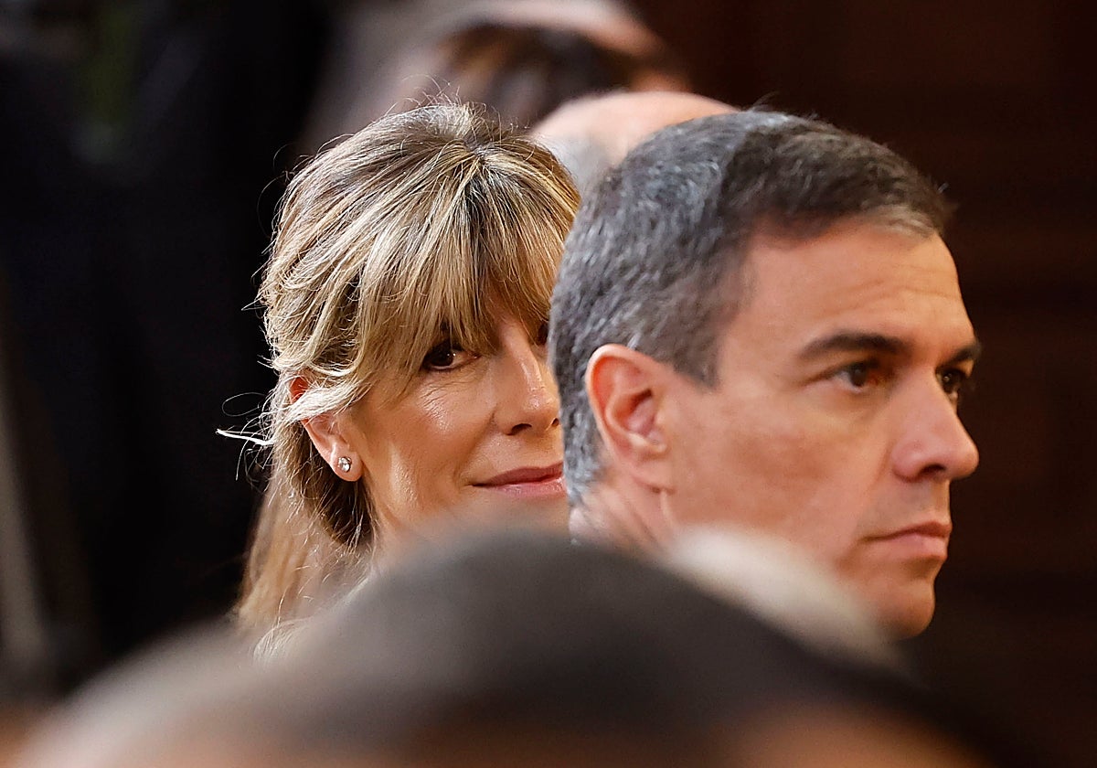 El presidente del gobierno, Pedro Sánchez, y su esposa, Begoña Gómez