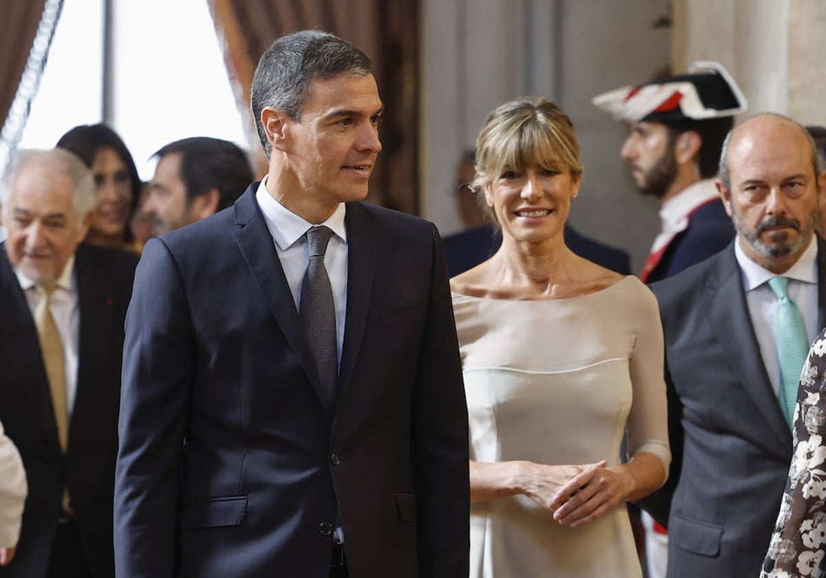 El presidente del Gobierno, Pedro Sánchez, y su mujer Begoña Gómez