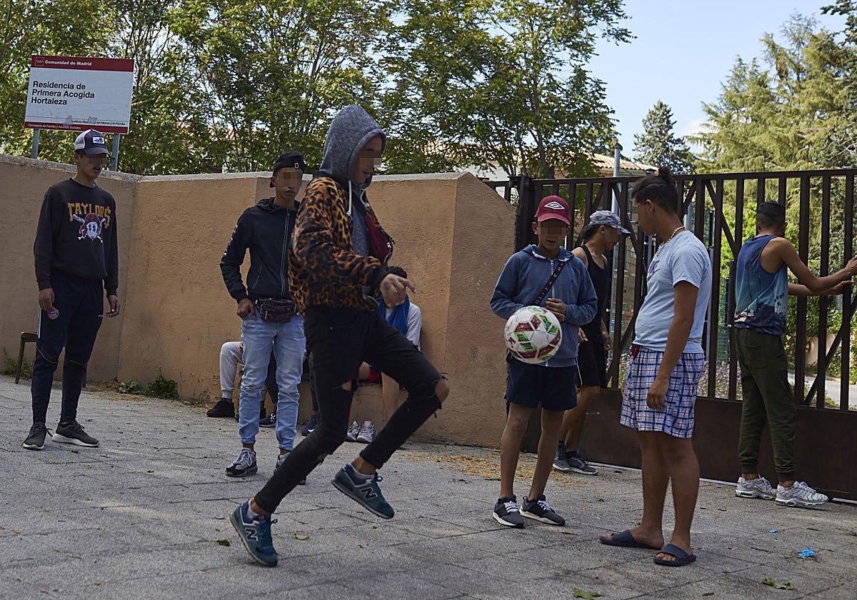 Menores inmigrantes no acompañados en el centro de acogida de Hortaleza
