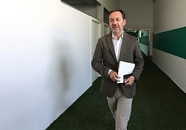 El Córdoba CF paga y desbloquea la sanción de la FIFA por el fichaje de Mosquera que complicaba su inscripción