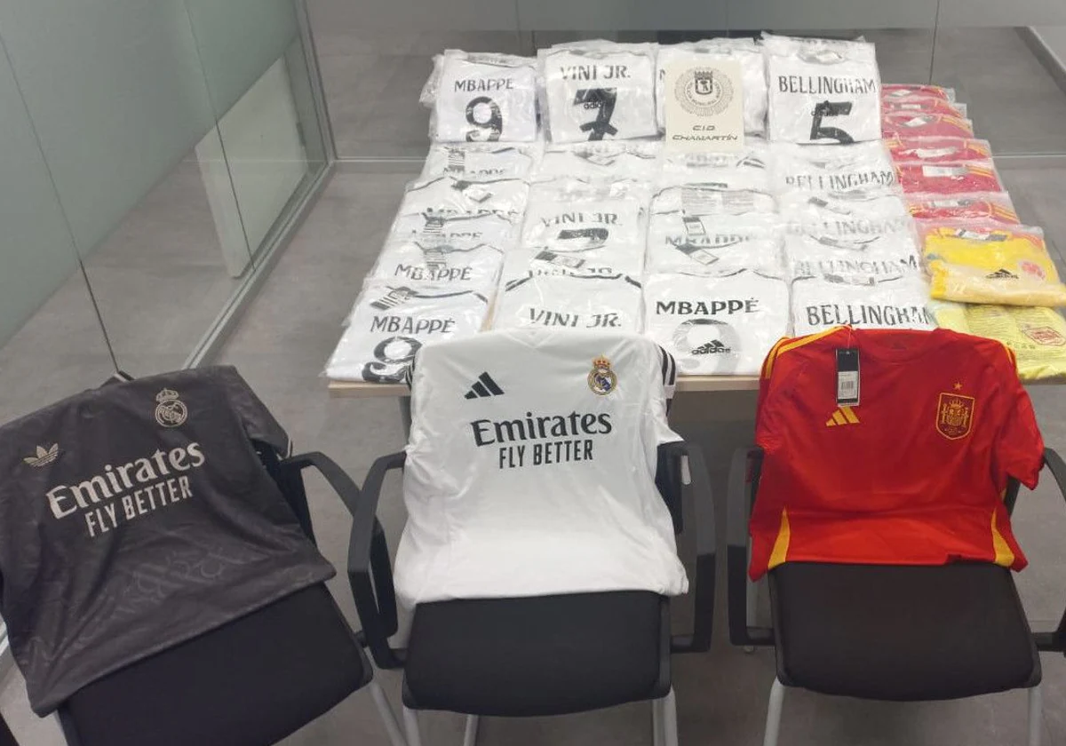 Las camisetas falsas incautadas del Real Madrid y de la selección