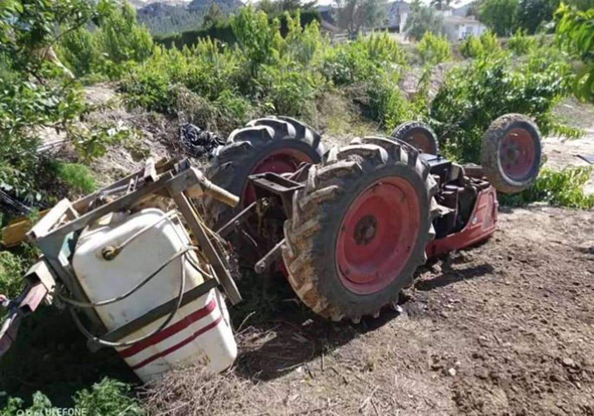 Un hombre y un niño fallecen en un accidente de tractor en Arrojas