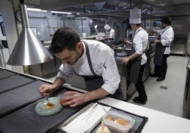 Cocineros de la región, Palencia, Valladolid y Madrid, en el concurso 'Ajo Morado de Las Pedroñeras'