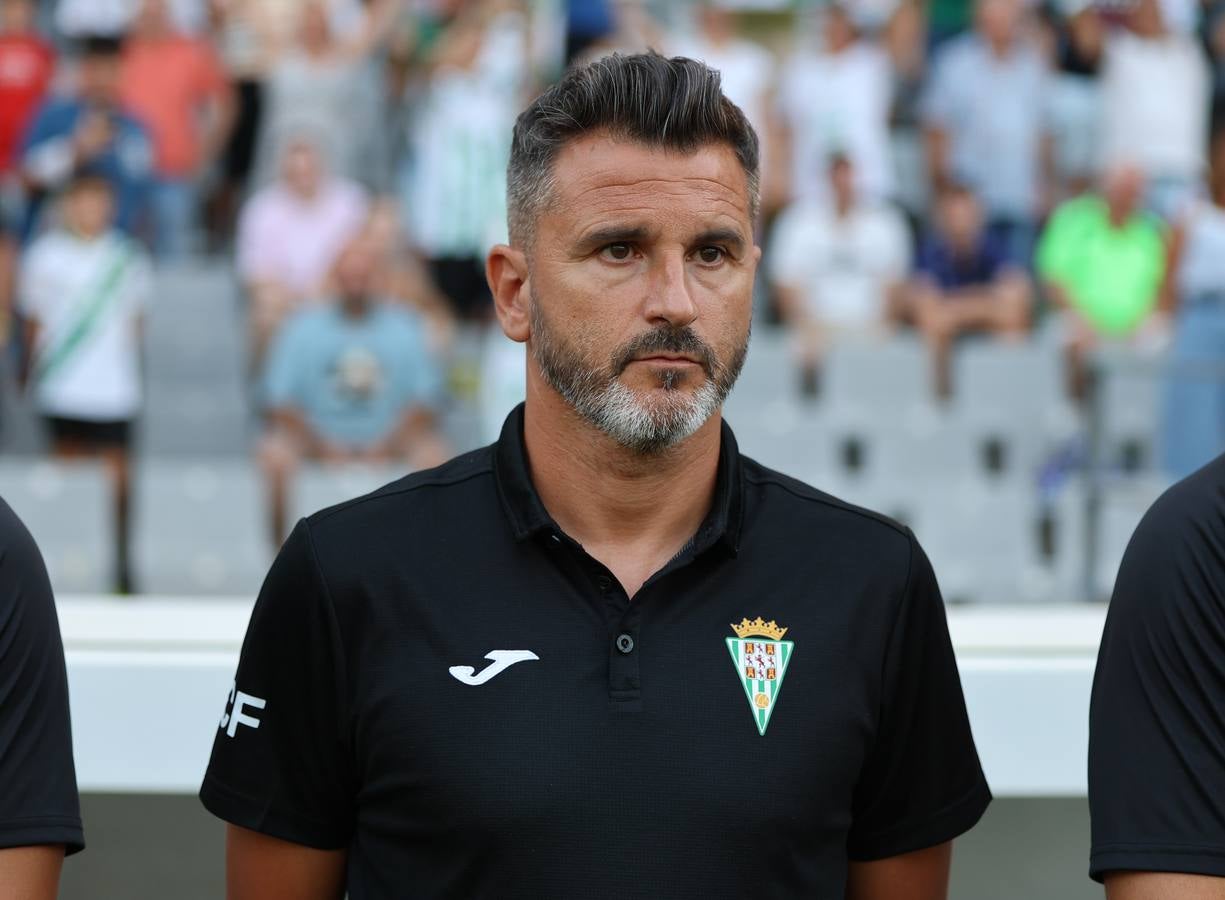 Las mejores imágenes del II Trofeo Puertas de Córdoba ante el Rayo Vallecano