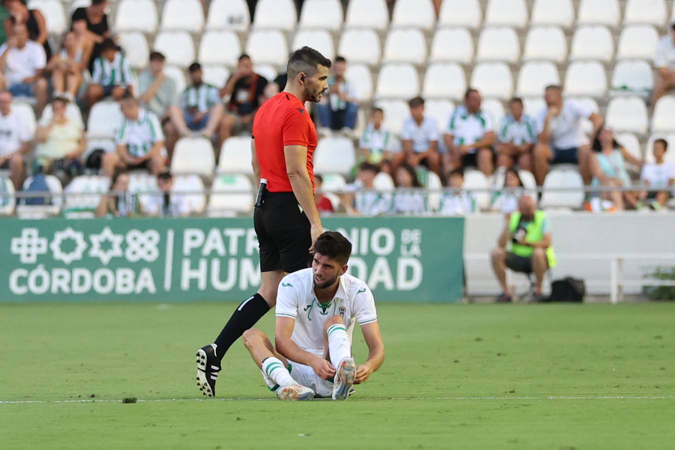 Las mejores imágenes del II Trofeo Puertas de Córdoba ante el Rayo Vallecano