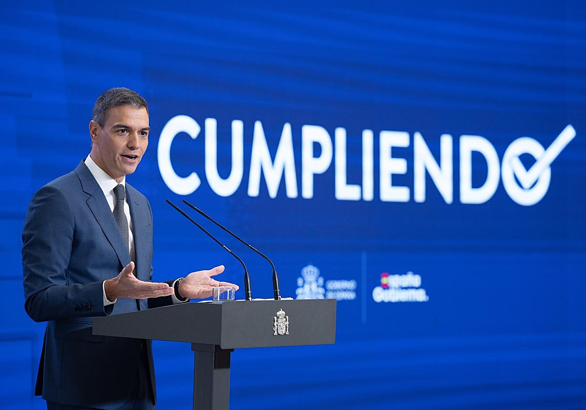 El presidente del Gobierno, Pedro Sánchez, en la comparecencia del balance de año político en Moncloa