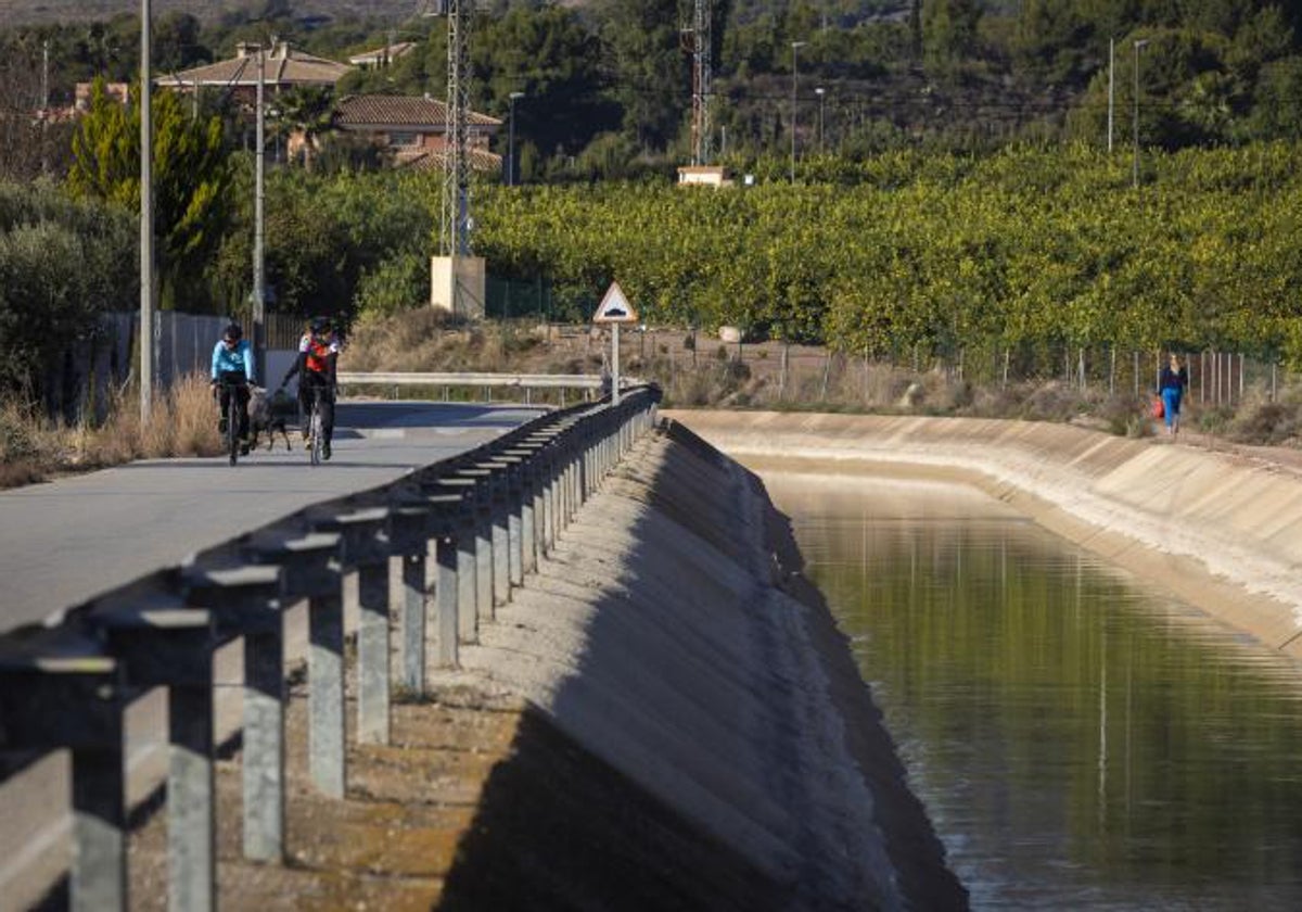 Conducciones del trasvase Tajo-Segura en la Vega Baja