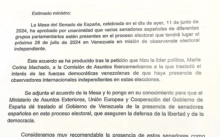 Imagen principal - El Gobierno garantizó el apoyo de la embajada a la delegación del Senado