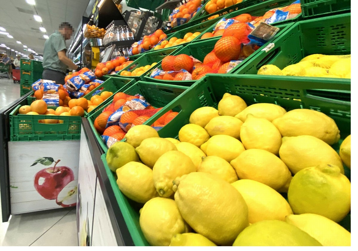 Imagen de unos limones en un supermercado de Mercadona en Alicante