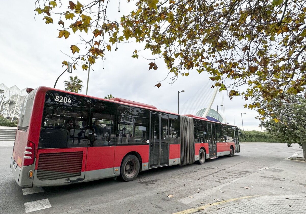 Imagen de archivo de un autobús de la EMT de Valencia