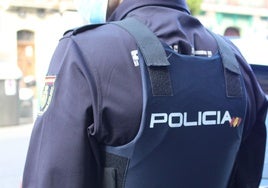 Arrestados un menor y un adulto en Málaga por apuñalar al ocupante de un vehículo para robarlo