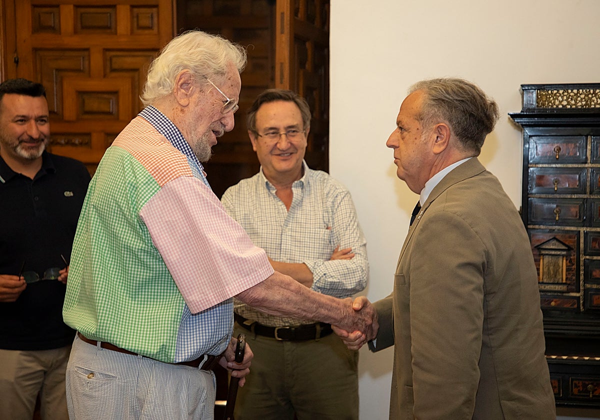 Gerardo Olivares junto a Salvador Fuentes