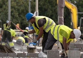 Sindicatos y patronal acuerdan subidas salariales del 2,79% en Castilla y León hasta julio