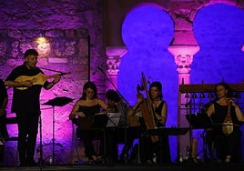 Un festival de 'Algarabía' en Medina Azahara tras caer el sol