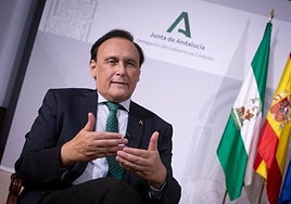 El profesor universitario andaluz estabilizará su plaza a los 35 años en una década, según previsiones de la Junta