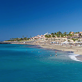 Dos adultos y una niña de cinco años, rescatados en apuros en una playa de Tenerife