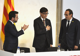 Illa toma posesión del cargo en una ceremonia sin la bandera de España